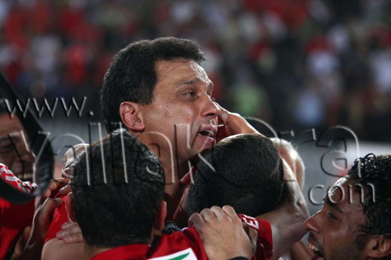 صورة ارشيفية - حسام البدري يبكي فرحا 