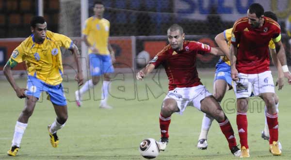 صراع الاهلي والاسماعيلي في الدوري مستمر