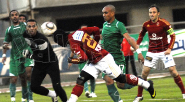 رأسية فرانسيس في السكة تمنح جوزيه اول فوز ودي في ولايته الثالثة للاهلي..صور Ahly600x33010-1-2011-19-33-29