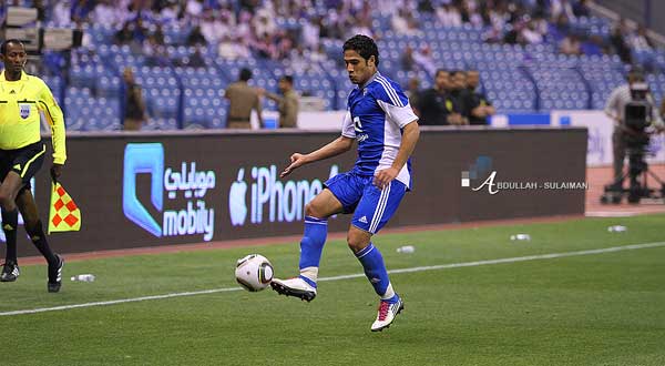 هل ينتقل أحمد علي للهلال نهائيا؟