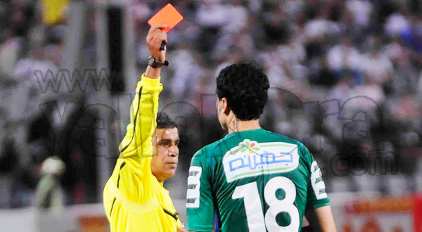 حسين حمدي حصل على بطاقة حمراء في مباراة الزمالك