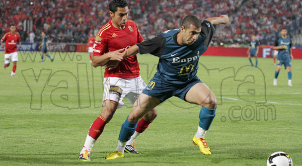 أحمد فتحي ومحمد ناصف مواجهة جانبية من مباراة سابقة بين الأهلى وانبي