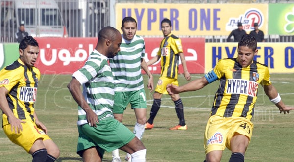محمد زيكا على يمين الصورة