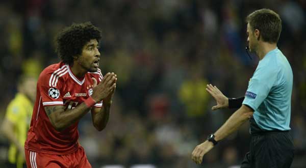 ريتزولي حكم النهائي ودانتي مدافع بايرن ميونيخ