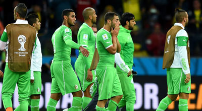 رغم الفوز المتتالي.. مدرب الجزائر ينتقد الأداء الفردي للاعبين