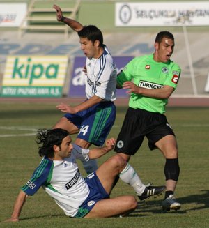 آخرهم عمر فايد.. أبرز المحترفين المصريين في الدوري التركي