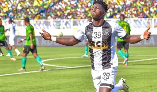 قبل ساعات من غلق باب القيد للسوبر الأفريقي.. آخر تطورات مفاوضات الأهلي والزمالك مع الصفقات