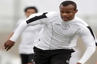 أبو تريكة بكى ورفض.. هجرة شريف إلى الخليج وحكايات هدافي الأهلي مع الدوري السعودي